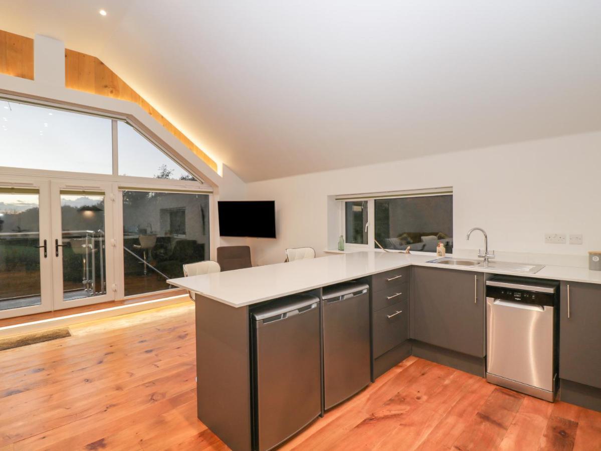 Upper Annex Apartment Калн Екстериор снимка